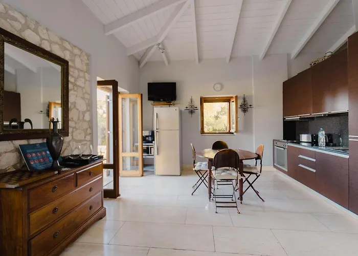 Sunkiss Private Retreat With Pool Holiday home *